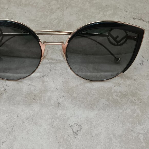 NWOT FENDI BUTTERFLY ITALY BLACK GOLD CAT EYE METAL F LOGO OVERSIZED SUNGLASSES main image 9